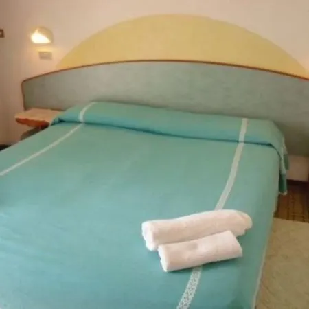 Alfredo's 3*