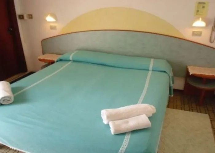 Alfredo's 3*