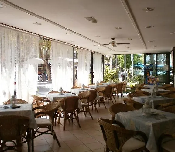 Отель Alfredo's Римини