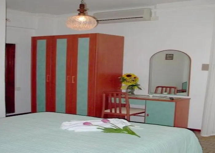 Alfredo's מלון 3*