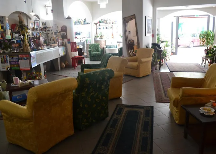 Отель Alfredo's 3*